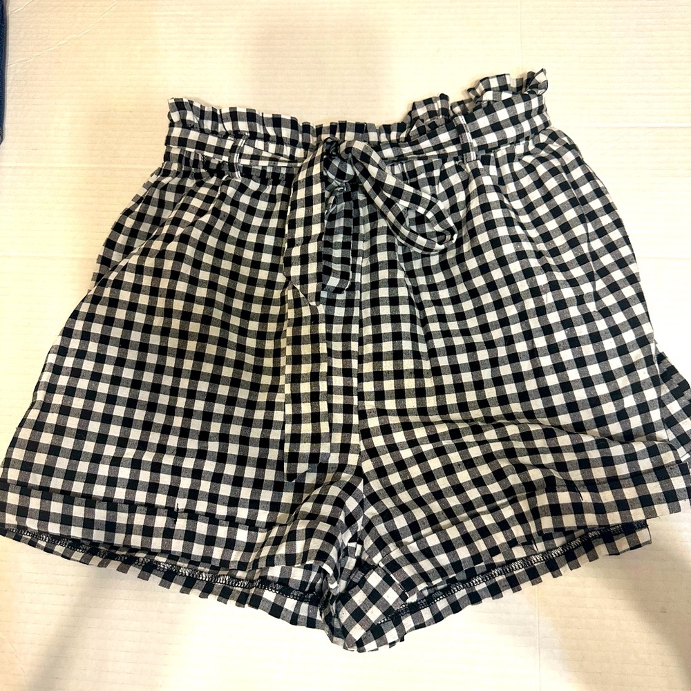 SHEIN black and white check shorts